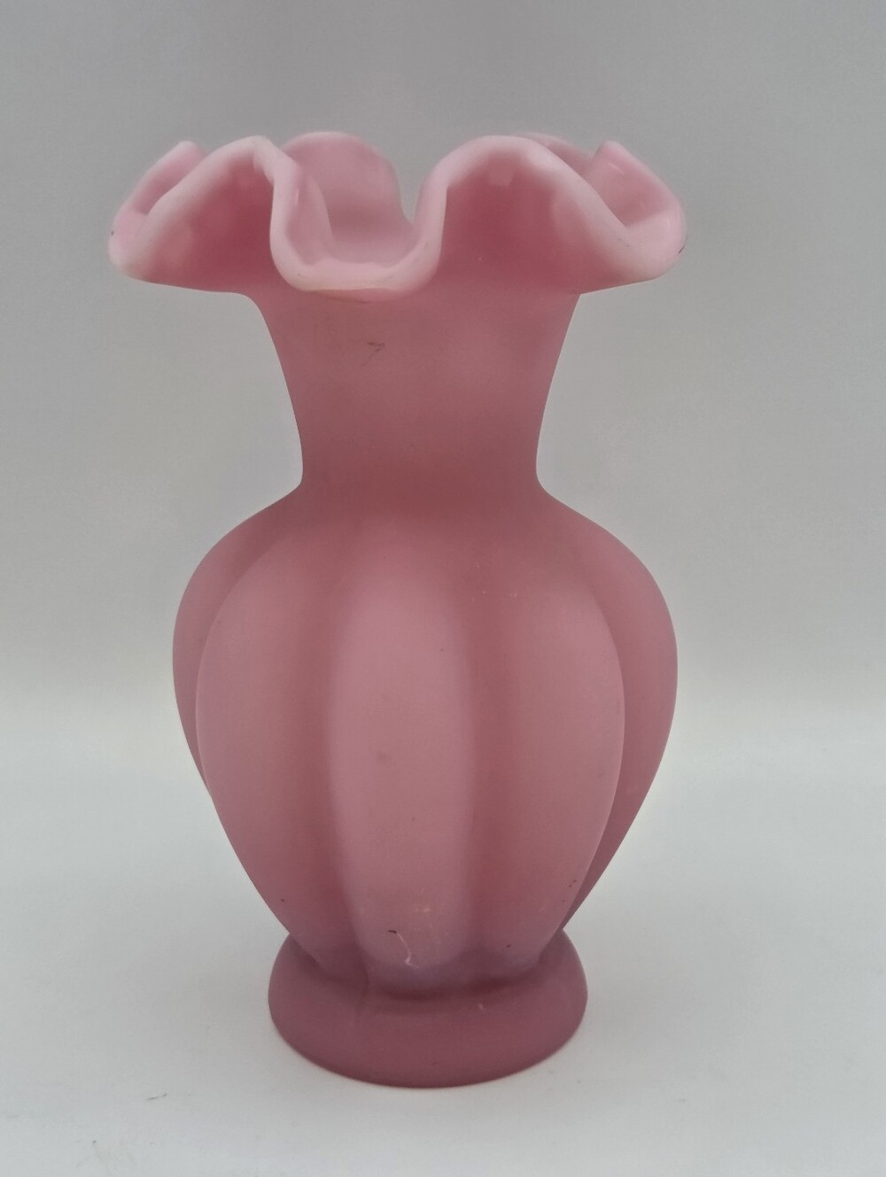 Vintage Fenton Rose Pink Melon Satin Vase